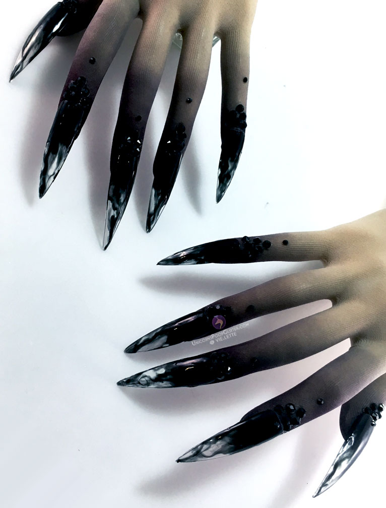 Inked 'N Smoked – Nail Gloves – Unicorns Poop Glitter