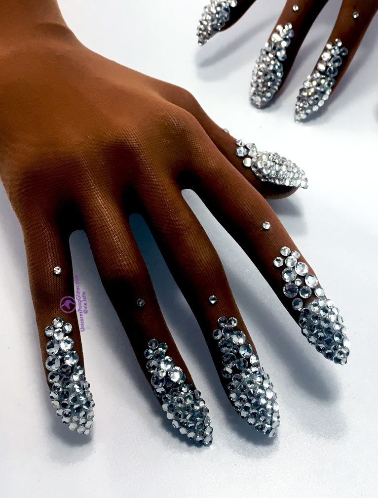 Pearls & Diamonds – Nails – Unicorns Poop Glitter